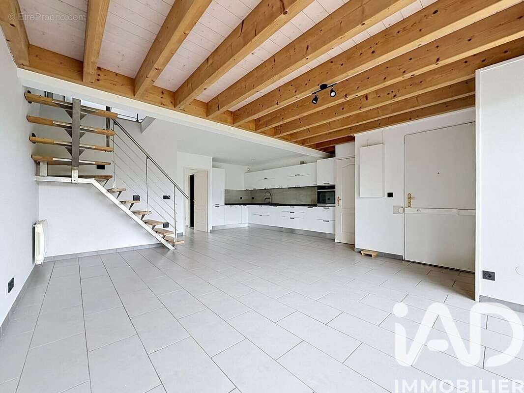 Photo 3 - Appartement à VIRY