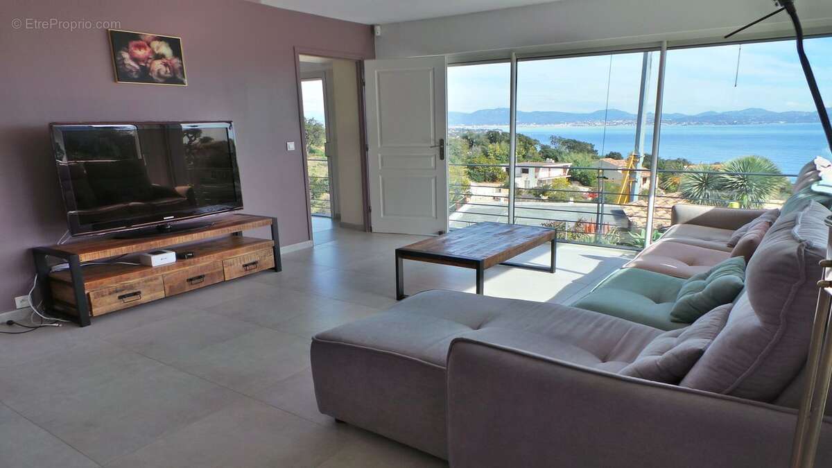 Maison à LES ISSAMBRES