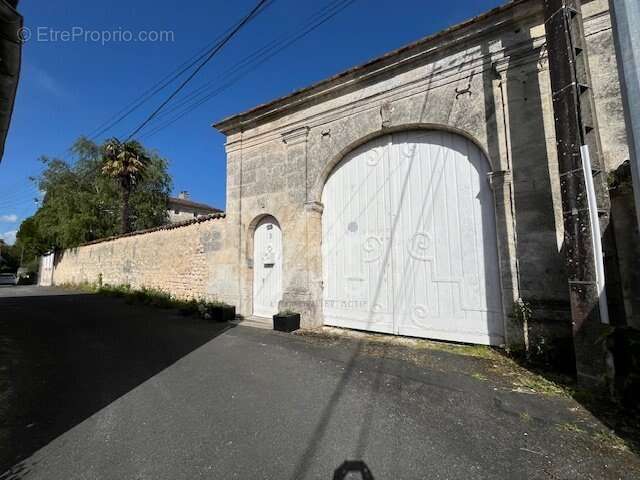 Très belle propriété avec porche - photo 2