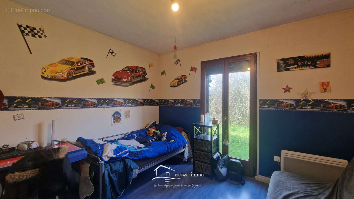 Maison de plain-pied familiale avec 4 chambres, au calme et sans vis-à-vis à proximité de Lusignan - photo 9