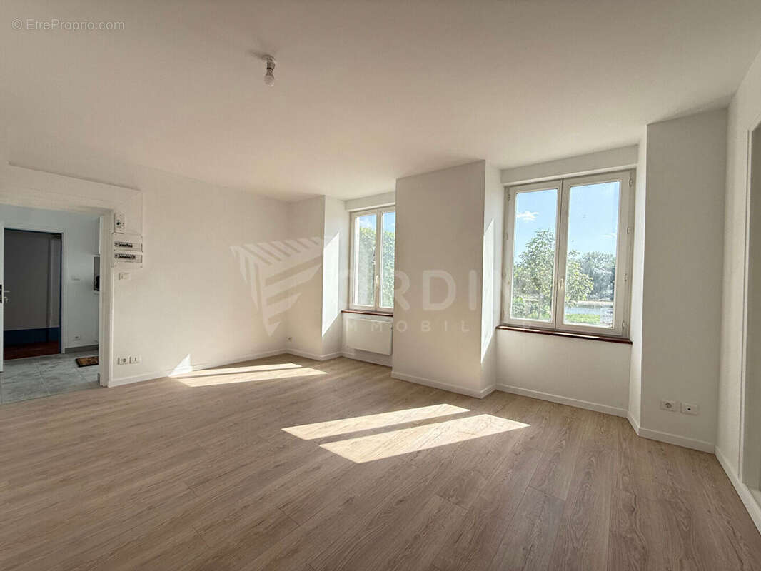 Appartement à NEUVY-SUR-LOIRE
