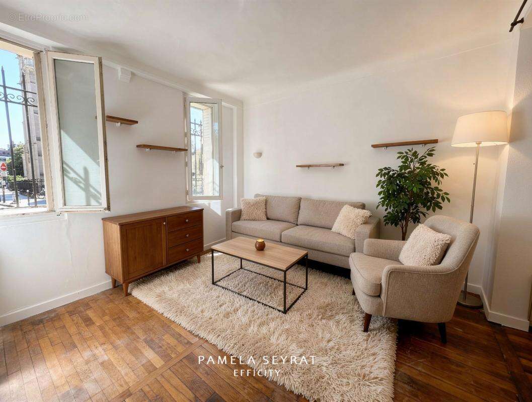 Appartement à PARIS-18E