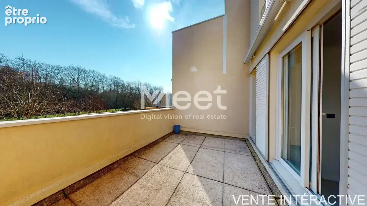 Duplex 3 chambres avec terrasse et box - photo 4