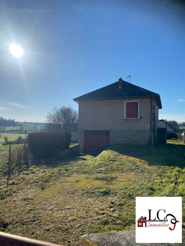 Maison à LUTHENAY-UXELOUP