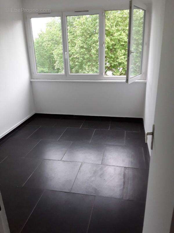 Appartement à SAINT-ETIENNE-DU-ROUVRAY