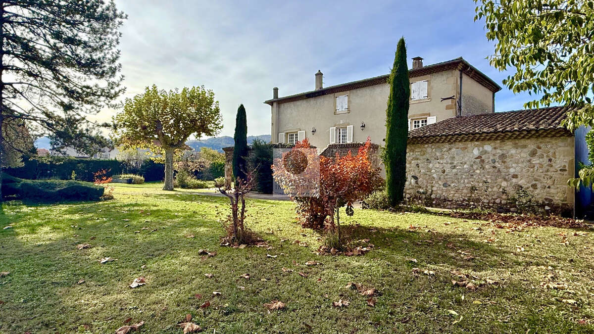 Maison à LA ROCHE-DE-GLUN