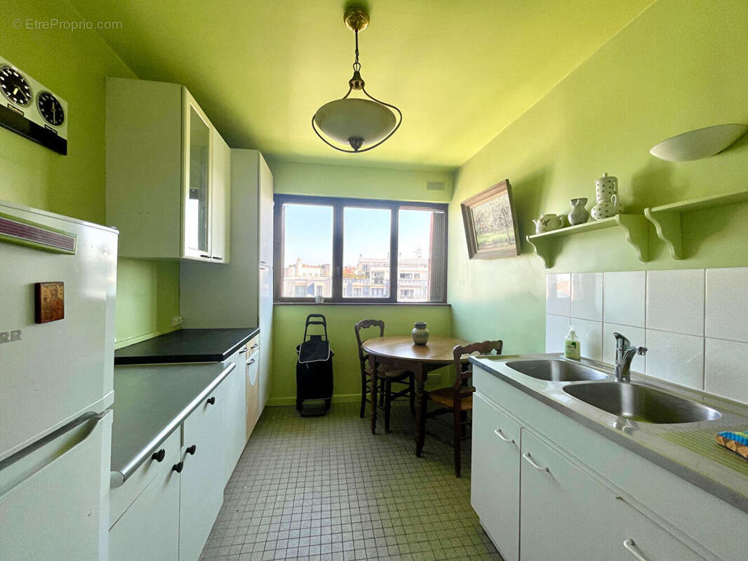 Appartement à CHARENTON-LE-PONT