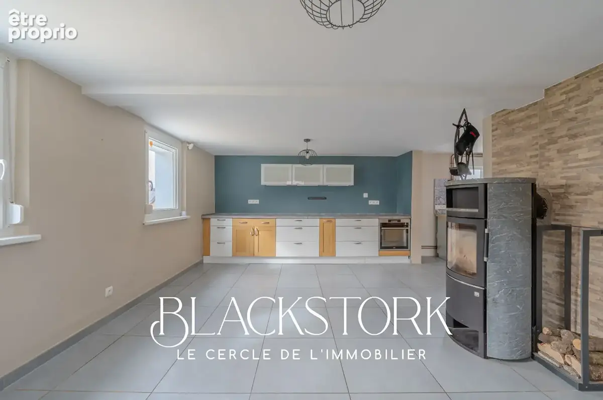 Maison rénovée, garage 50 m² avec local indépendant - Mutzenhouse - photo 3