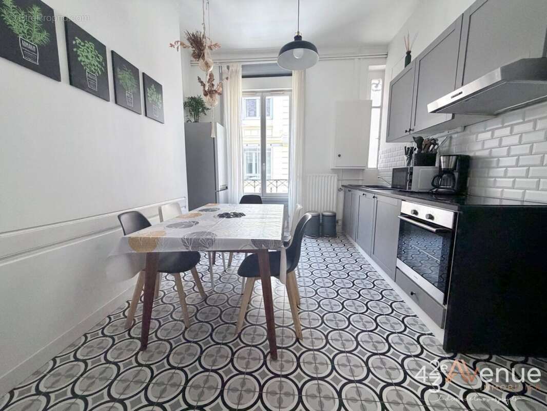 Appartement à SAINT-ETIENNE