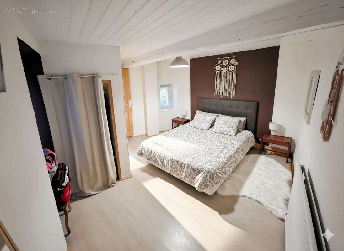 Maison à FONTENAY-SAINT-PERE