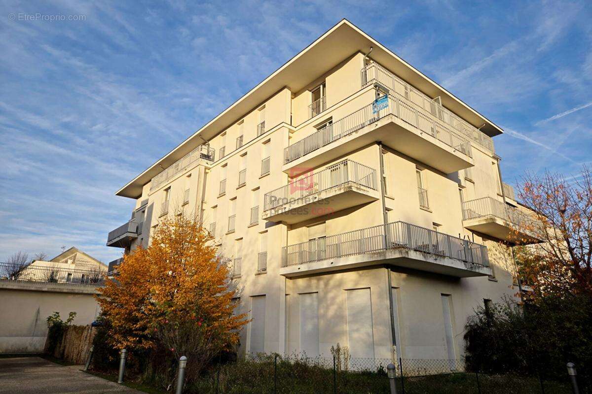 Appartement à SAINTE-GENEVIEVE-DES-BOIS