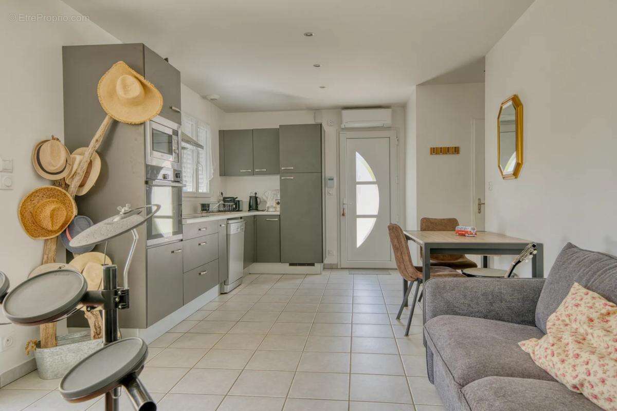 Maison à MESCHERS-SUR-GIRONDE