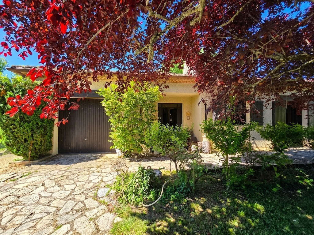 Maison à MONTAYRAL