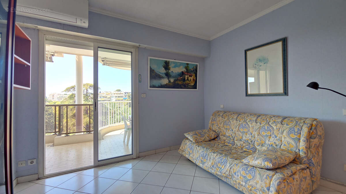 LE CANNET à vendre 4 pièces de 117 m2 avec terrasse et balcon, cave et garage sous-sol - photo 17