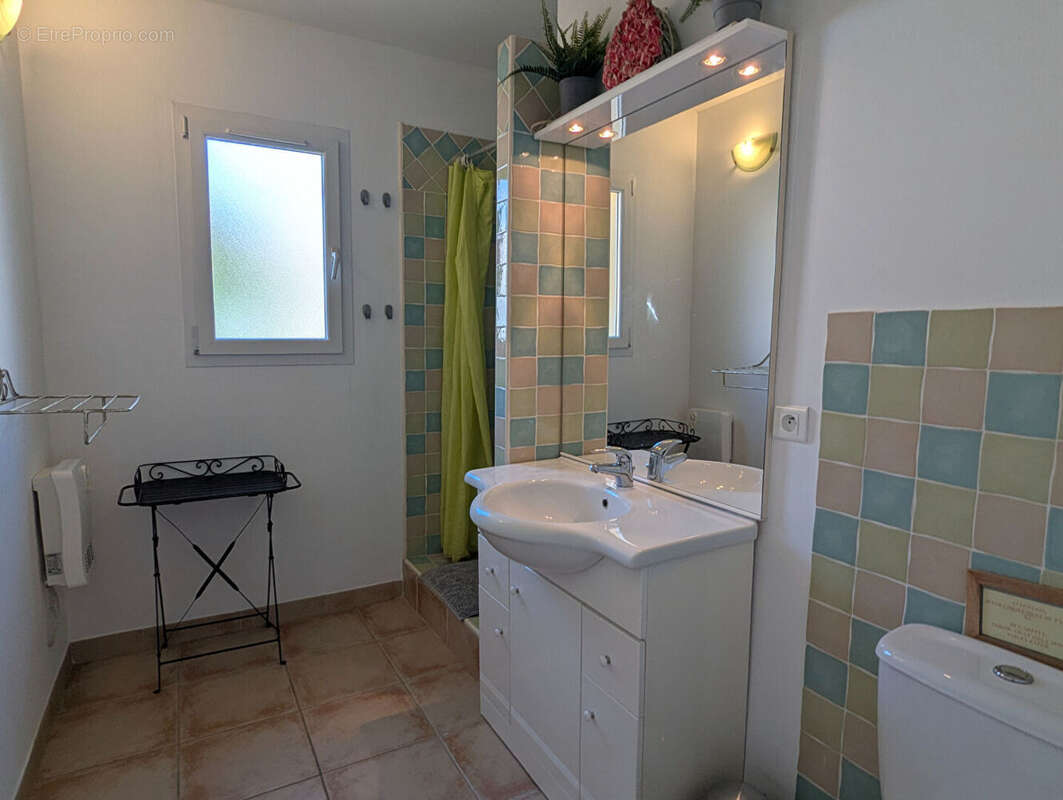 SALERNES propriété de 2 maisons, dépendances, piscine, terrain 8.444 m² - photo 16