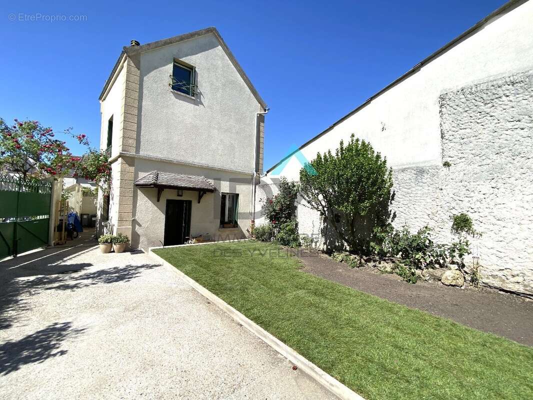 Maison à MAREIL-MARLY