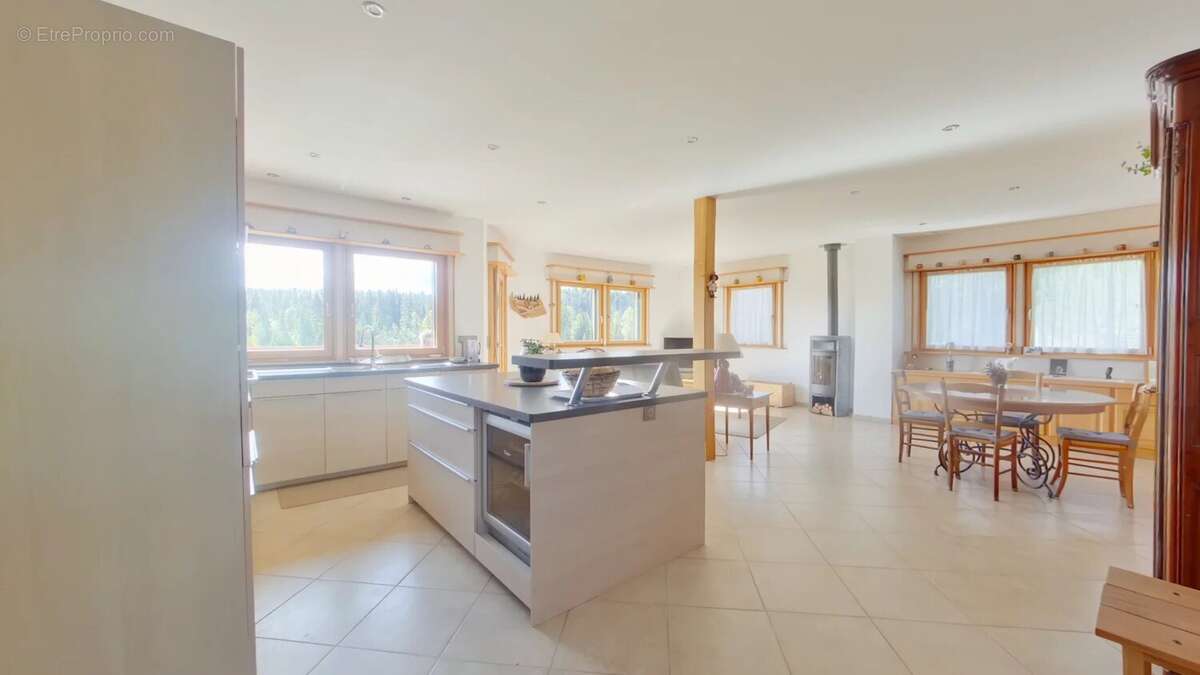 Magnifique Maison avec 6045m² de terrain et vue dégagée - photo 5