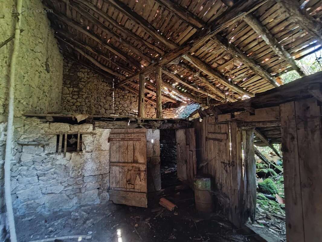 Maison à PIEGUT-PLUVIERS