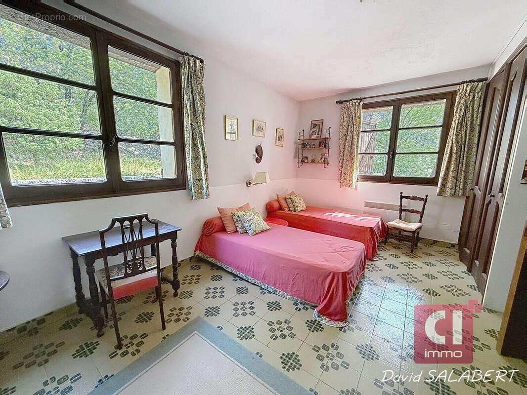 Maison à LA ROQUEBRUSSANNE