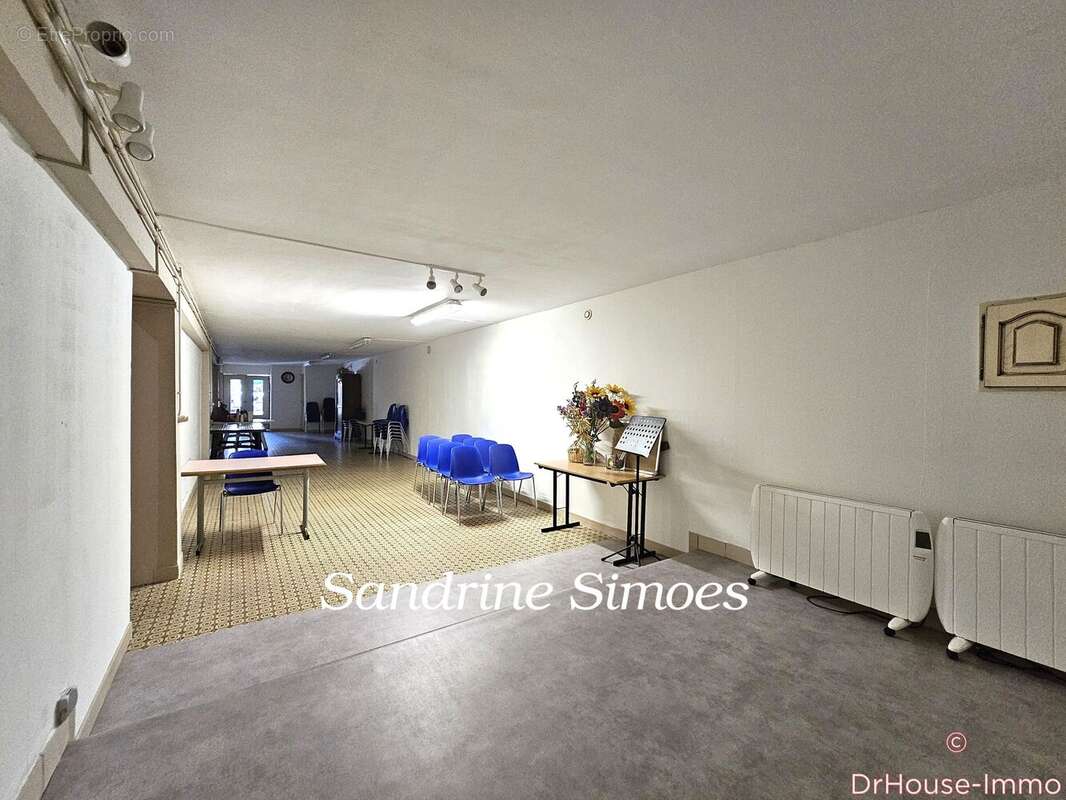 Commerce à MONTMORILLON