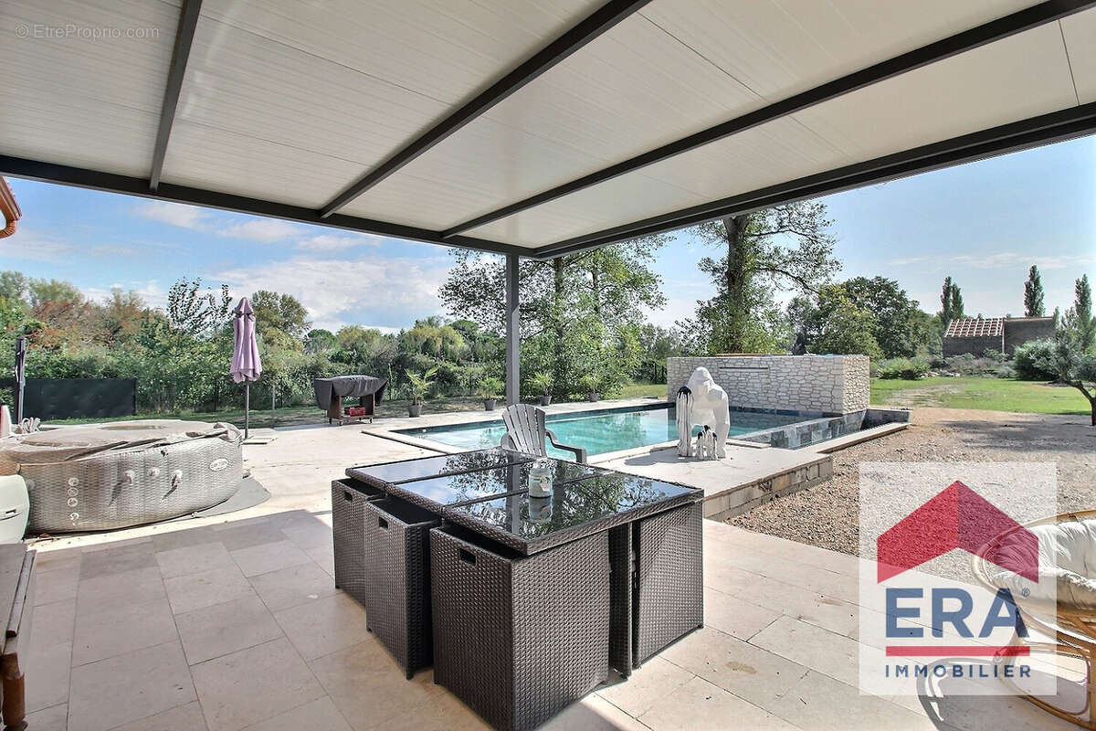 Maison à COURTHEZON