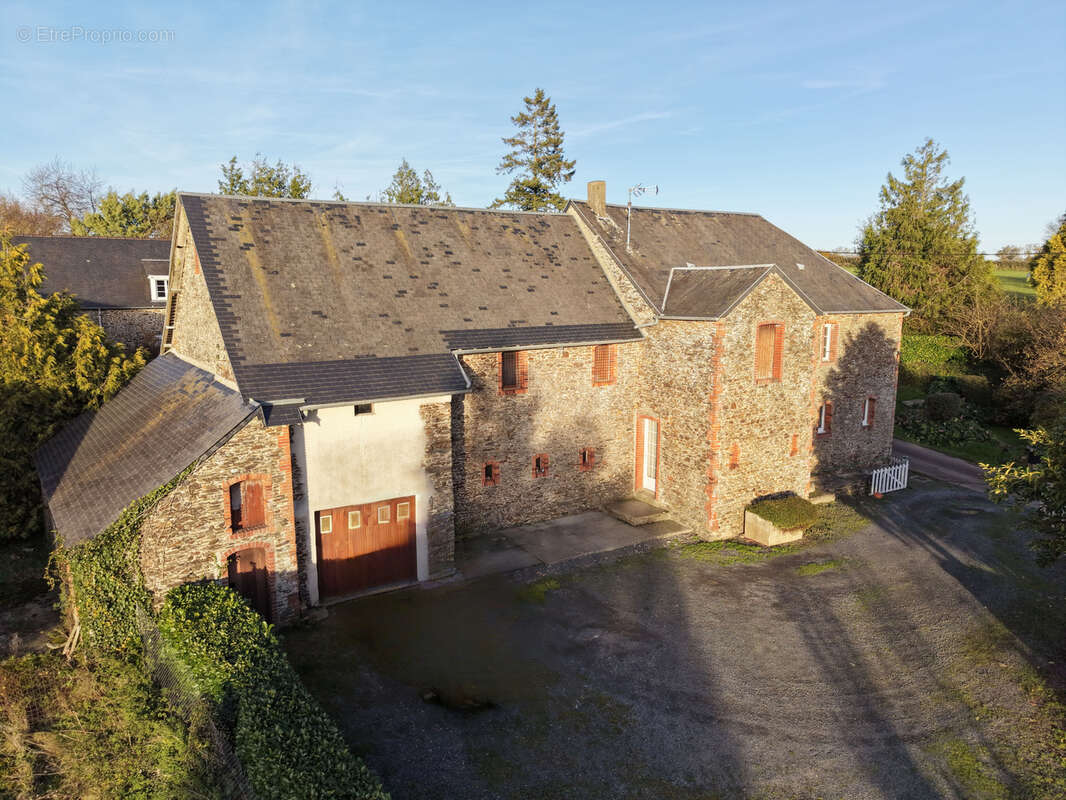 Maison à SAINT-JEAN-DE-SAVIGNY