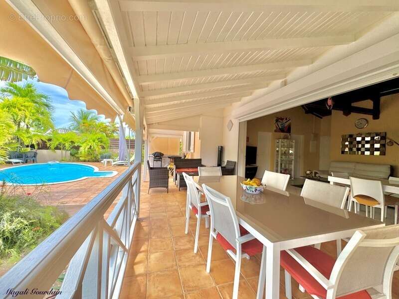 A vendre villa meublée & totalement equipee avec piscine – emplacement premium - photo 3
