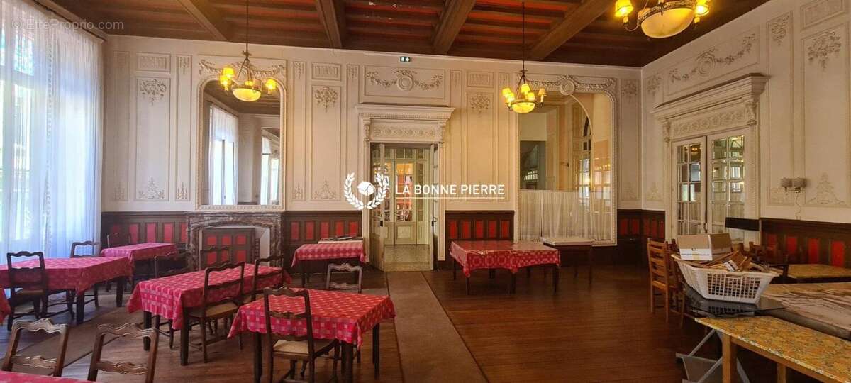 Commerce à PLOMBIERES-LES-BAINS