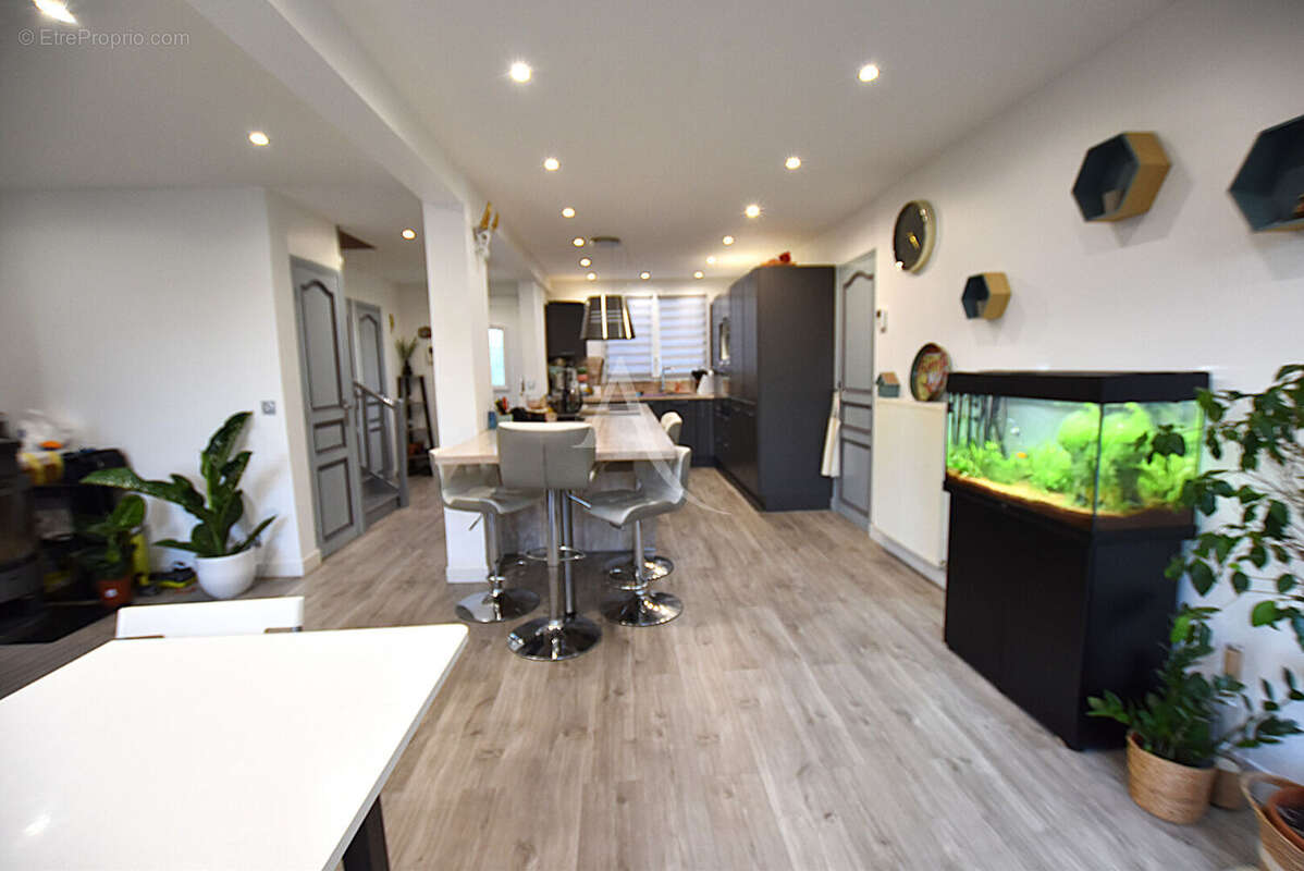 Maison à COMBS-LA-VILLE