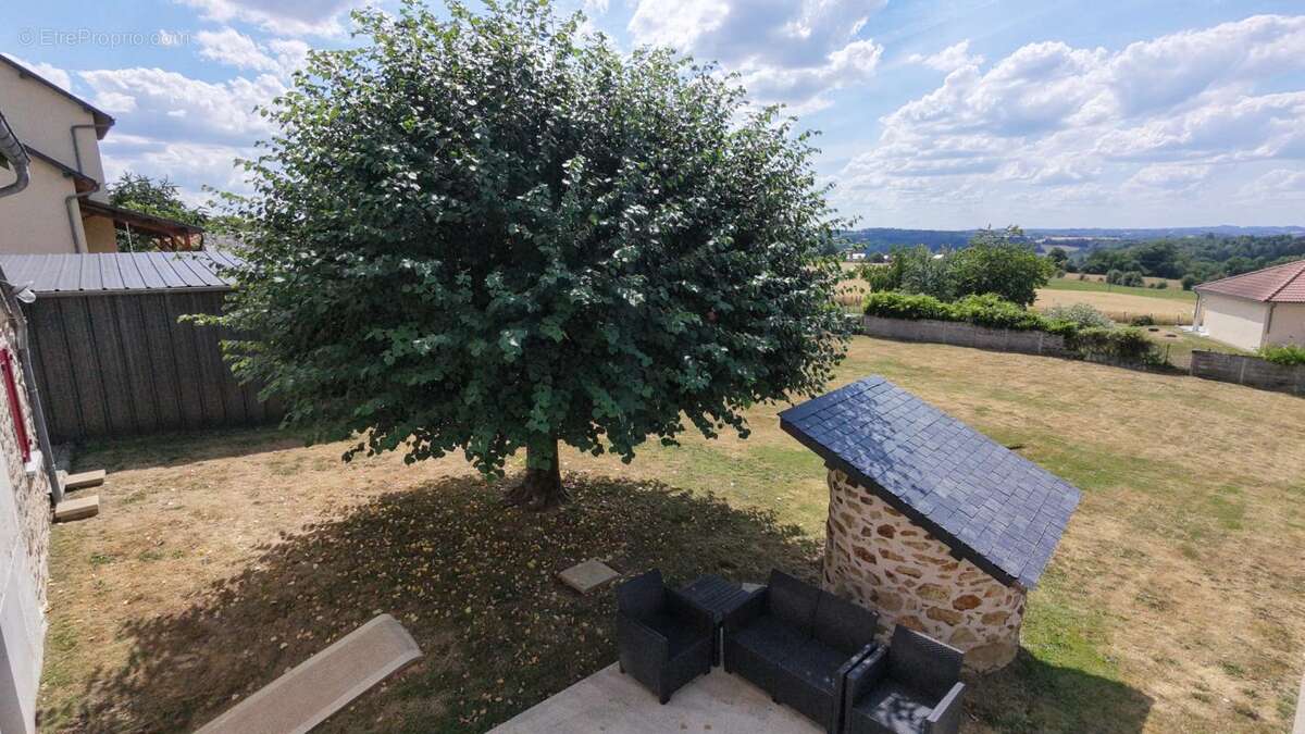 Maison 80 m² à Neuvic-Entier  - photo 2