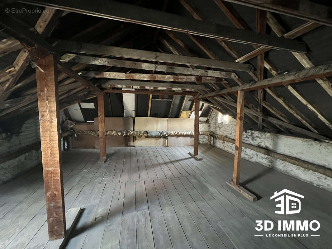 Maison à AVESNES-SUR-HELPE