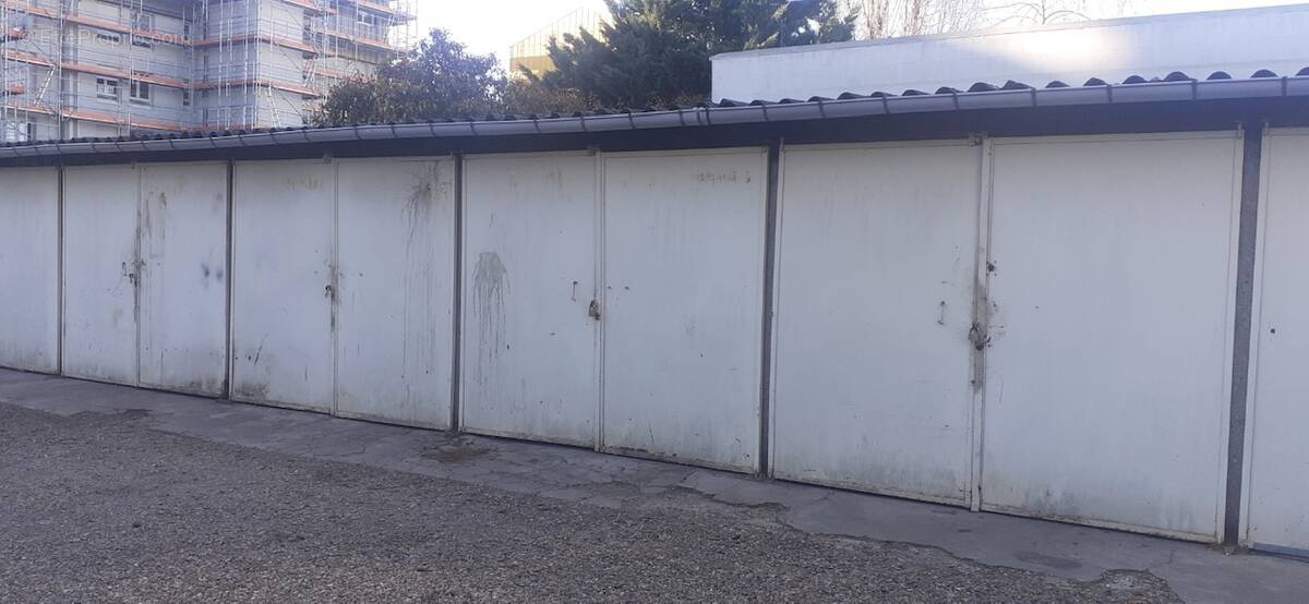 Parking à CHAMPIGNY-SUR-MARNE