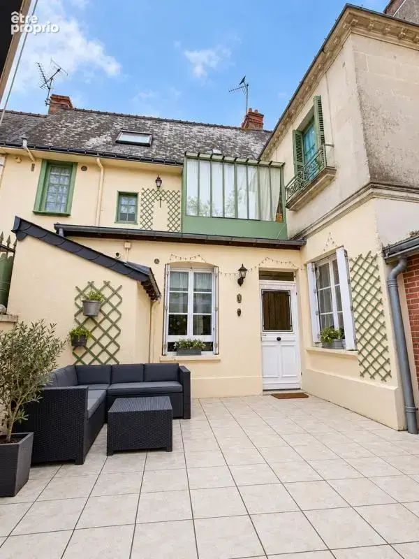 Maison 8 pièces 169 m² · à Fondettes · 169 m² · 235 000 €