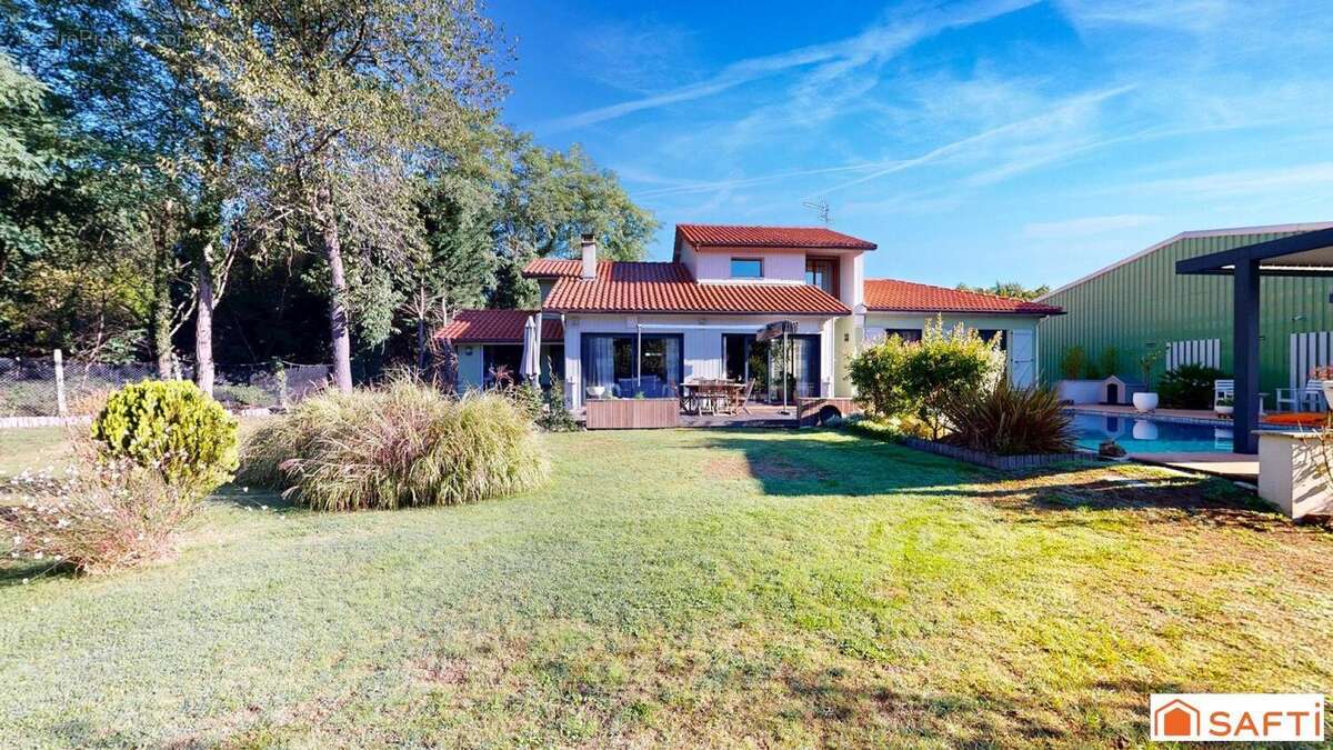 Maison 190 m² à Labarthe-Inard  - photo 4