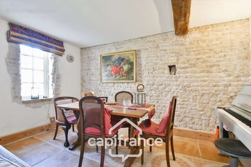 Maison à vendre 6 pièces VARAIZE (17) CHARENTAISE de 136m² avec jardin et garage - photo 13