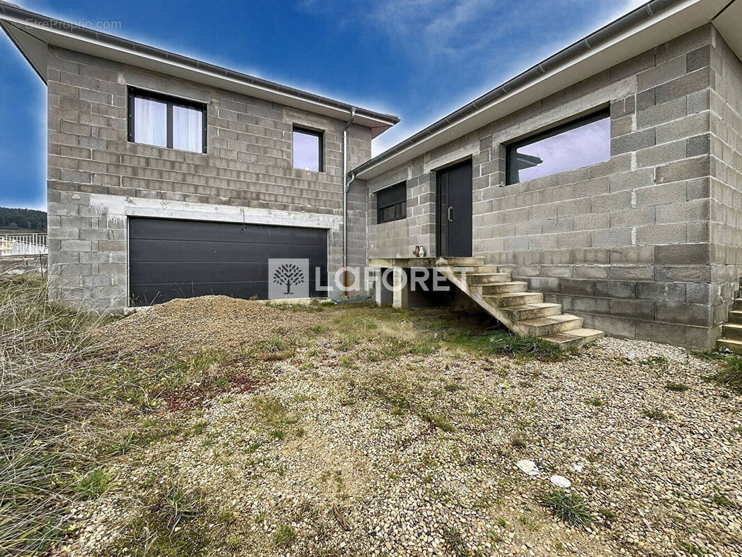 Maison à MEILLONNAS