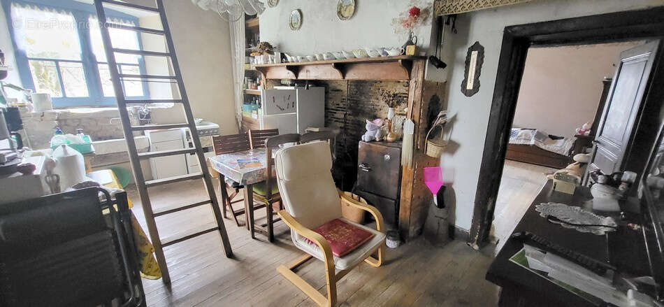 Maison à SAINT-SAUVEUR-LA-VALLEE