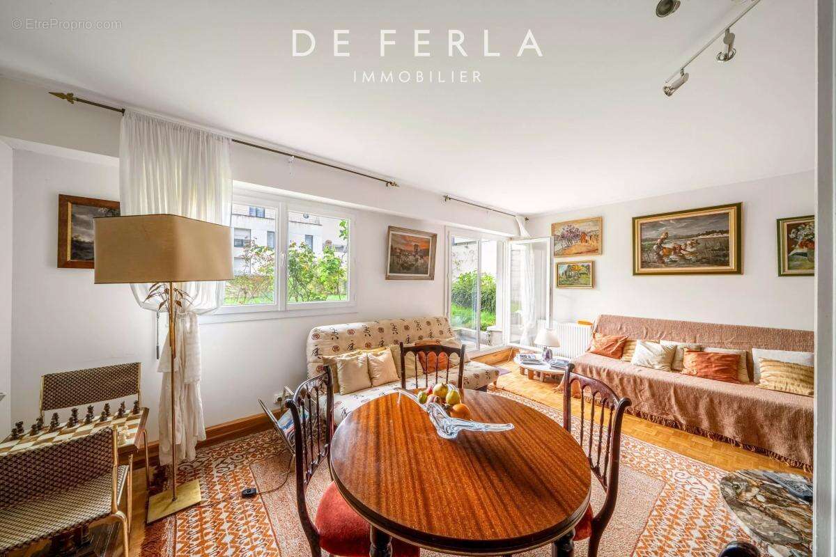 Appartement à PARIS-15E