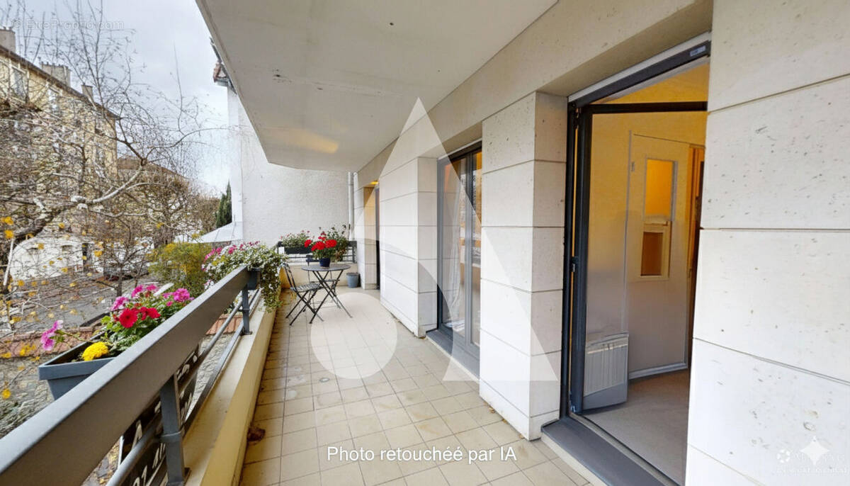 Appartement à LA GARENNE-COLOMBES