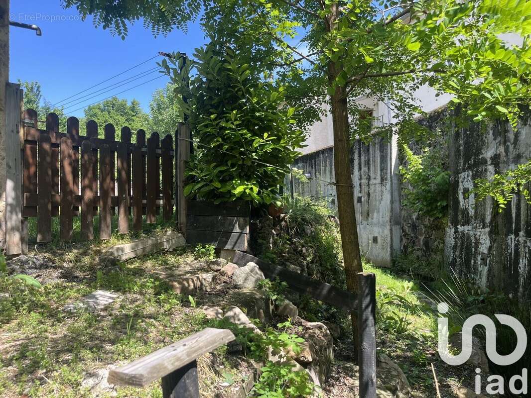 Photo 8 - Maison à SAINT-JUST-SAINT-RAMBERT