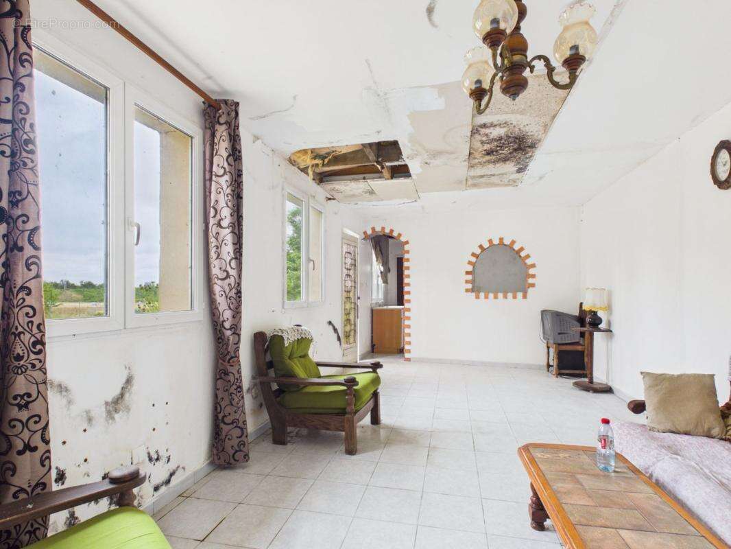 Maison 154 m² à Clastres  - photo 17