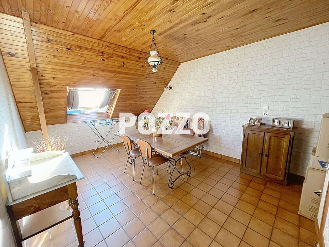 A VENDRE - Maison familiale de 160 m² sur un terrain de 1531 m² - photo 12