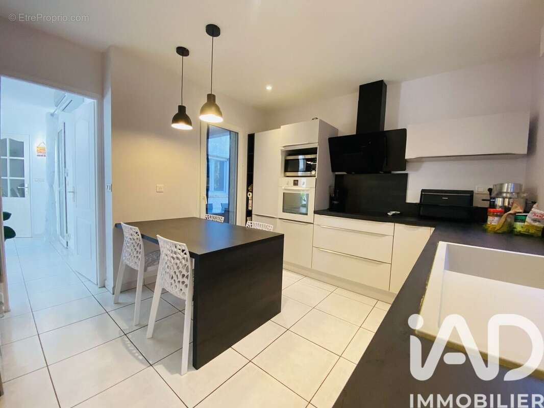 Photo 3 - Maison à SAINT-GENIES-DE-FONTEDIT