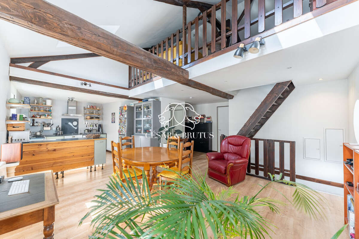 Pièce de vie 3 - Appartement à LA TOUR-DU-PIN