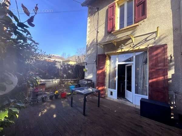 Maison à LA MOTTE-SAINT-MARTIN