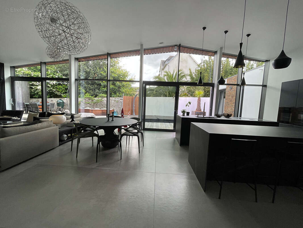 Maison à LE RELECQ-KERHUON