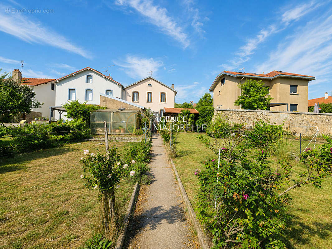 Maison à DAMELEVIERES