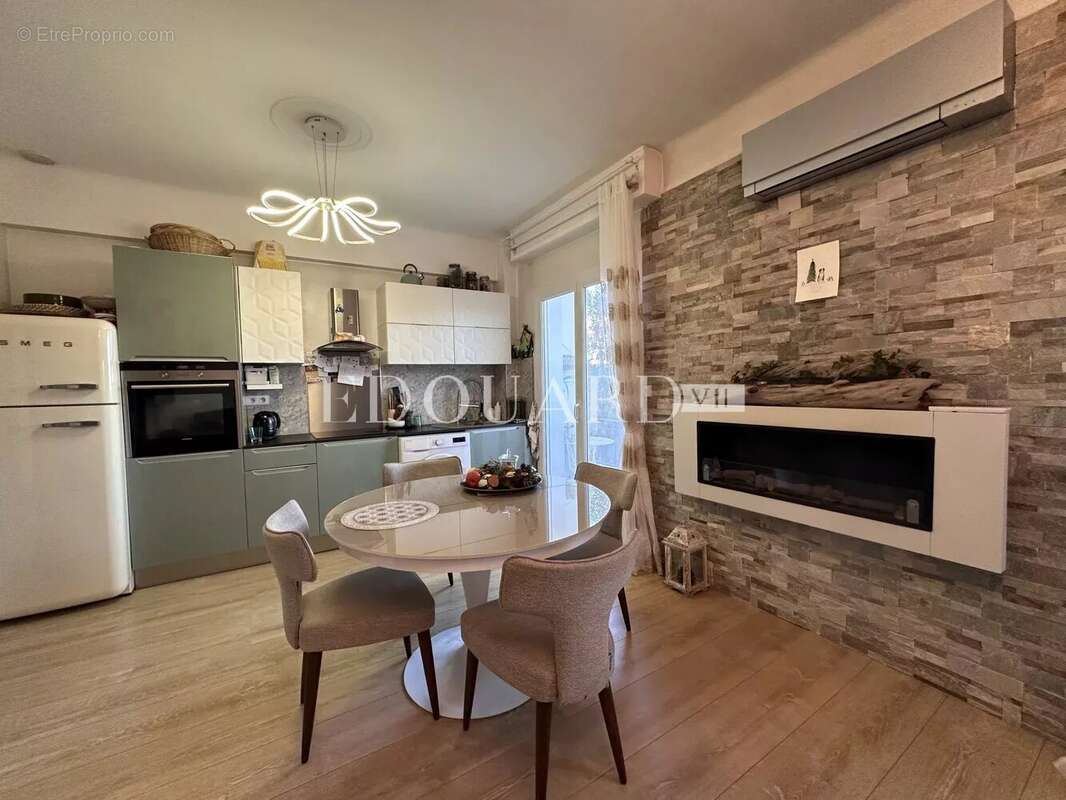 Appartement à ROQUEBRUNE-CAP-MARTIN