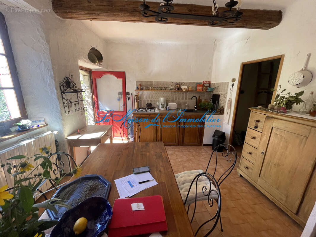 Mialet, charmante maison de village en pierres F3 avec terrasse - photo 6