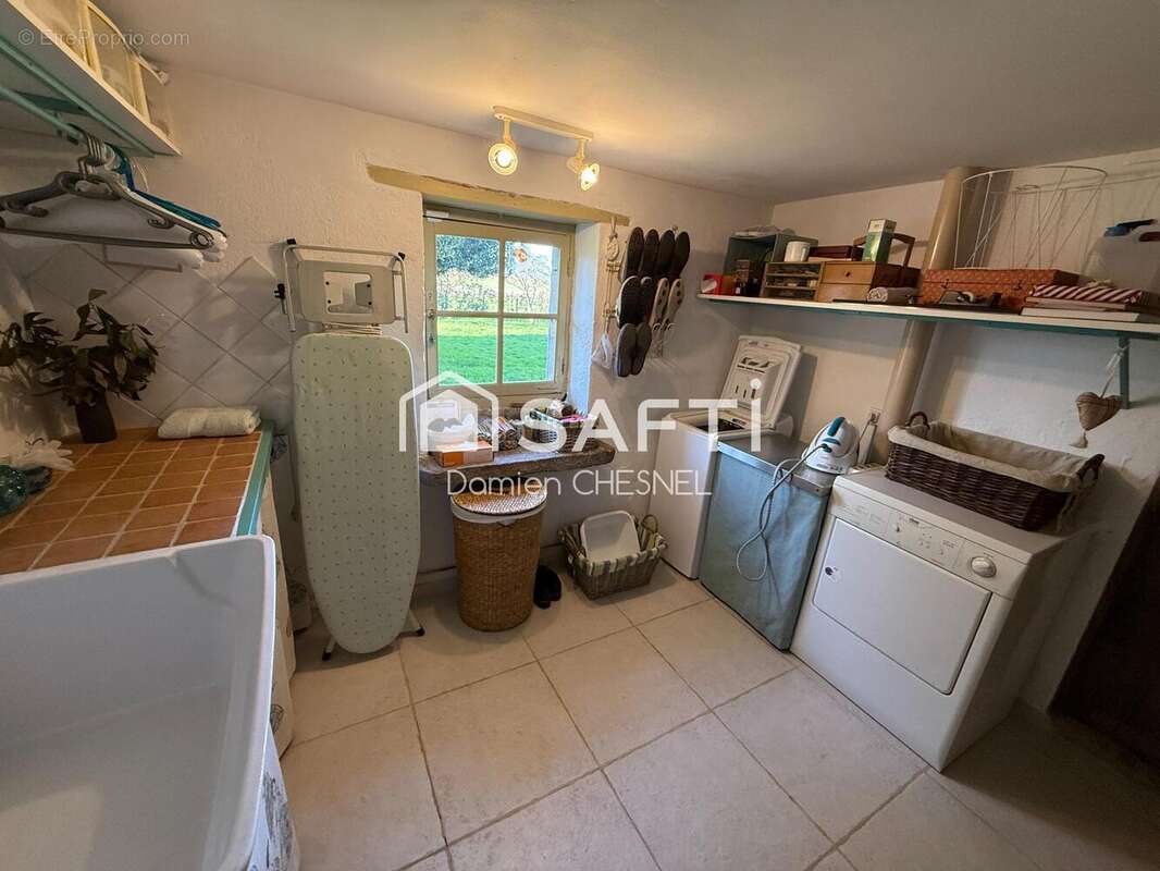 Maison 240 m² à Neuilly-En-Dun  - photo 5